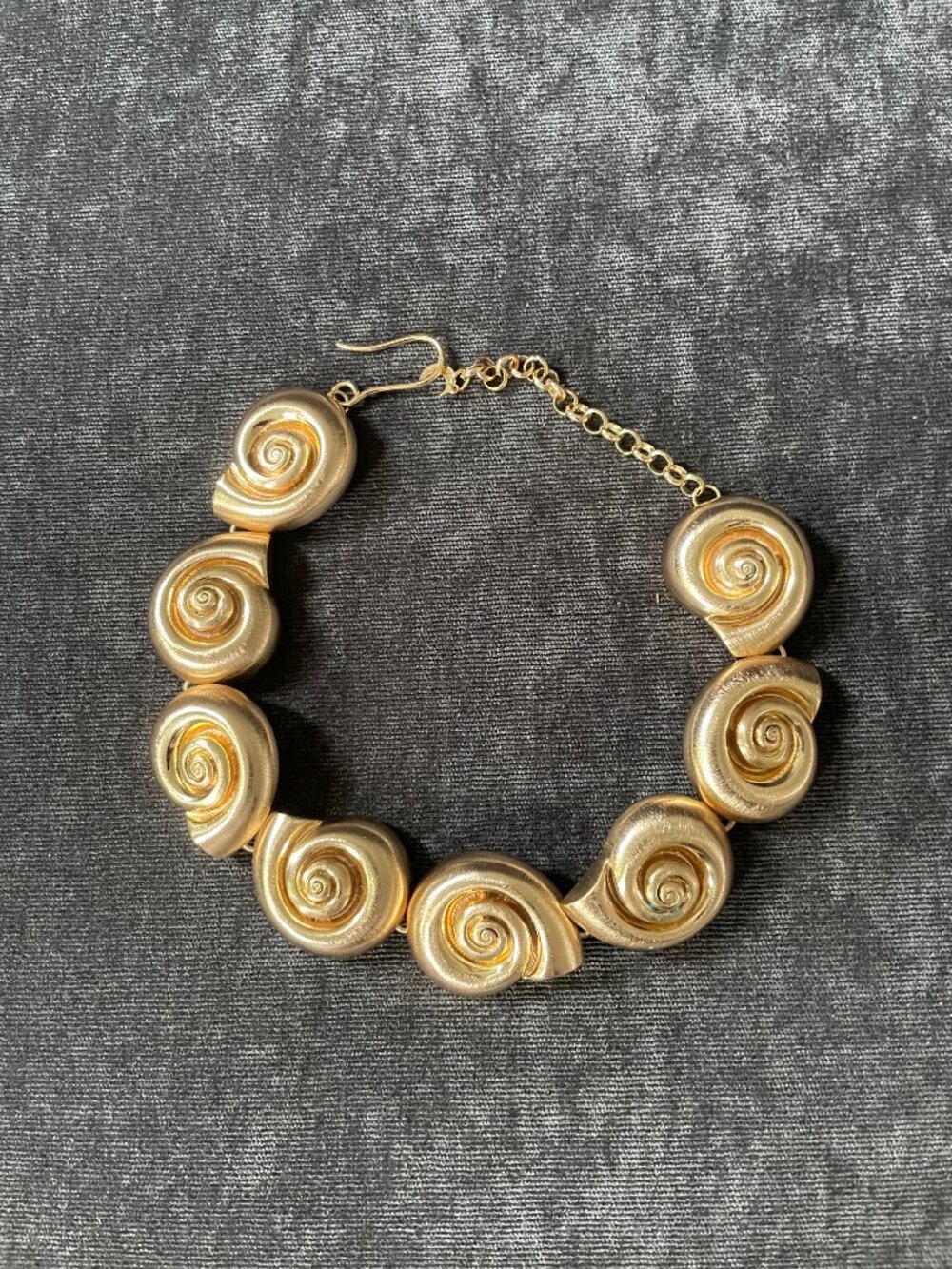 Lili Claspe La Mer Shell Choker